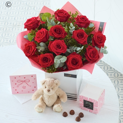 Valentines 12 Red Rose Gift Set